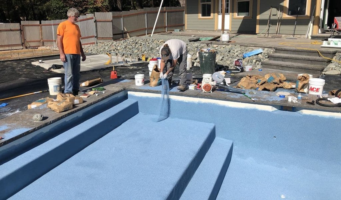 5500-EX Clear Polyaspartic & Broadcasting Quartz Granules