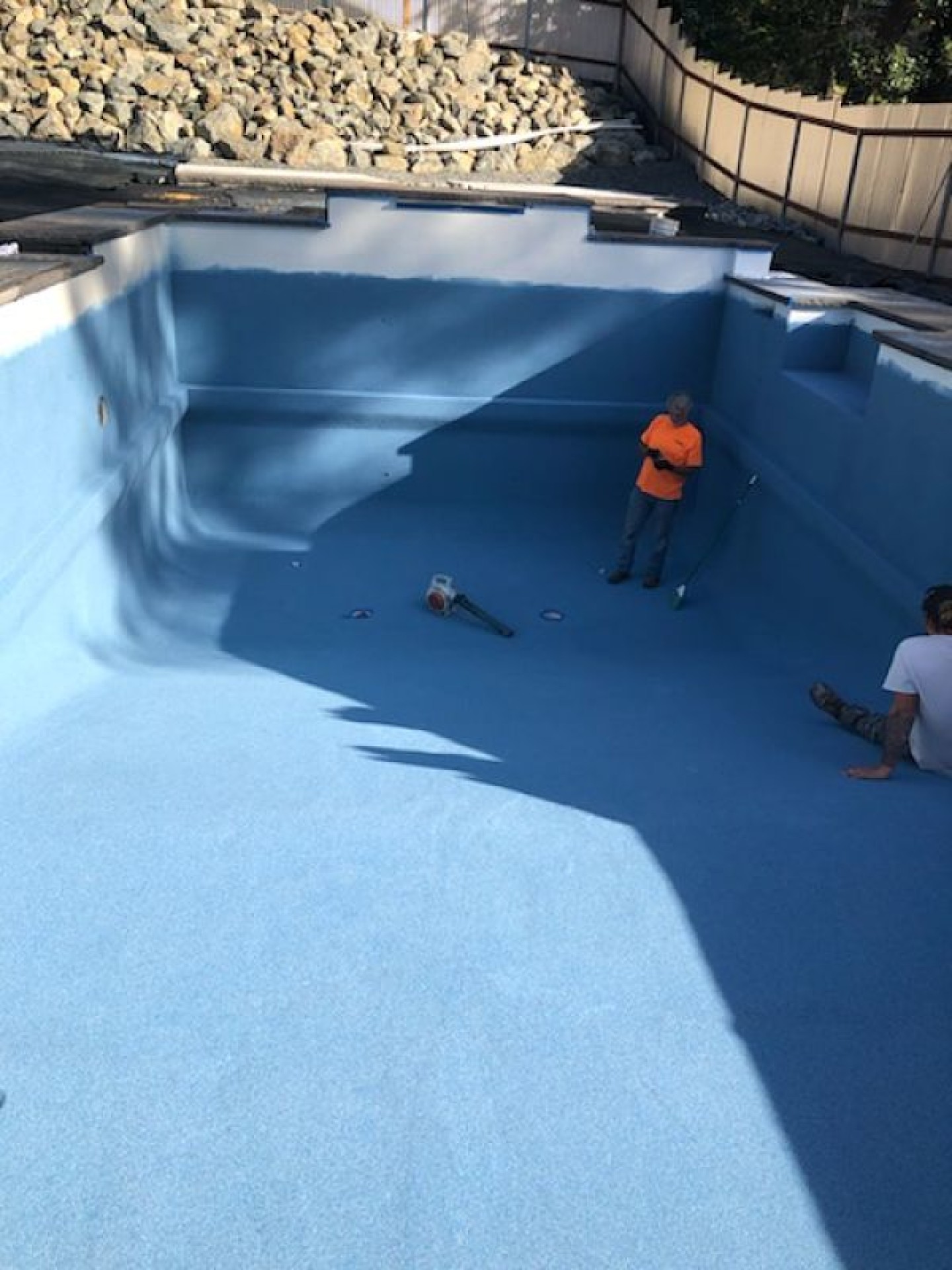 5500-EX Clear Polyaspartic & Broadcasting Quartz Granules