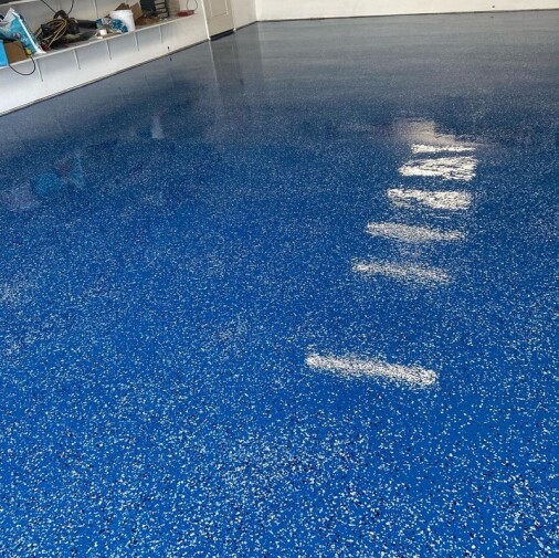 5500 Polyaspartic Garage - Clear Topcoat and Medium Flake Broadcast