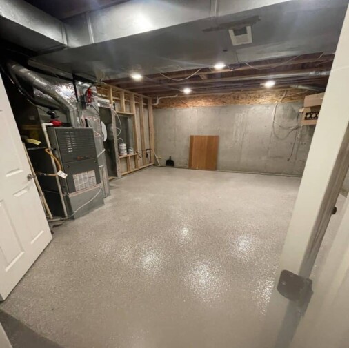 6009 Epoxy Basement - Light Gray, Full Flake Broadcast