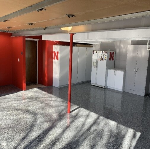 5500 Polyaspartic Garage - Medium Gray with Medium Flake Broadcast