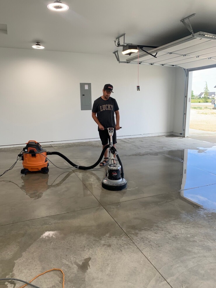 Diamond Grinding the Concrete