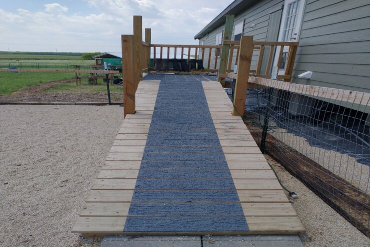 E650 Non-Skid Epoxy Wood Ramp - New