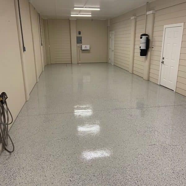 Garage E707HB Epoxy with Flakes Garage E707HB Epoxy with Flakes