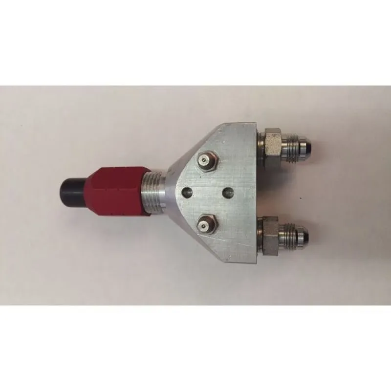 manifold_w_cap_and_nut_opt Mainforld with Grease Fittings for US Saws Dual Component Polyurea Pumps