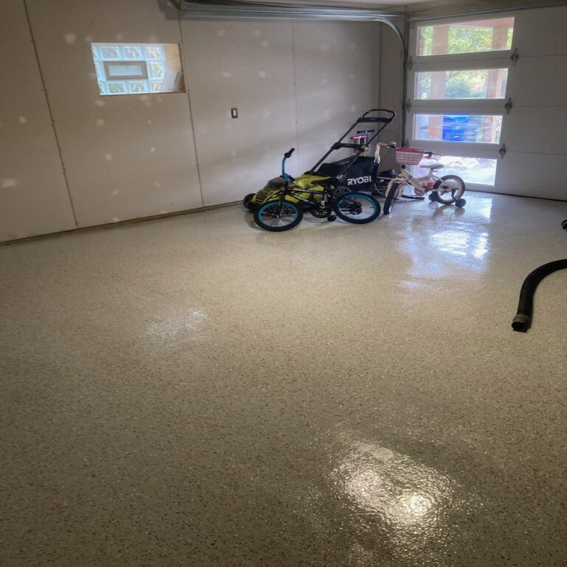 5500 Polyaspartic Garage - Clear Topcoat  and Medium Flake Broadcast